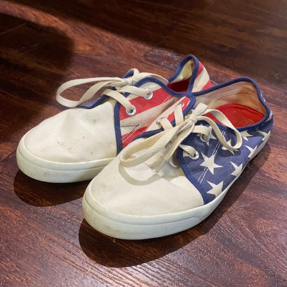 UNISEX-Stars and Stripes converse MEN 6.5 WOMEN 8